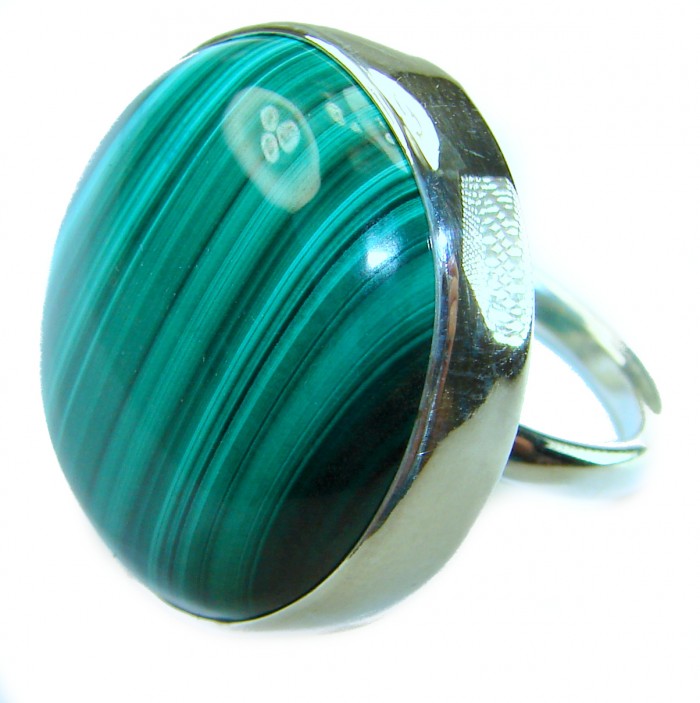 The best quality 32.2 CARAT genuine Malachite .925 Sterling Silver handcrafted ring size 7 adjustable - Close-up of a 32.2 carat Malachite in .925 Sterling silver setting.