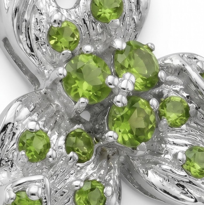 AMAZONIA Authentic 8.5 CARAT Chrome Diopside .925 Sterling Silver Pendant - Close-up of chrome diopside stones in sterling silver setting.
