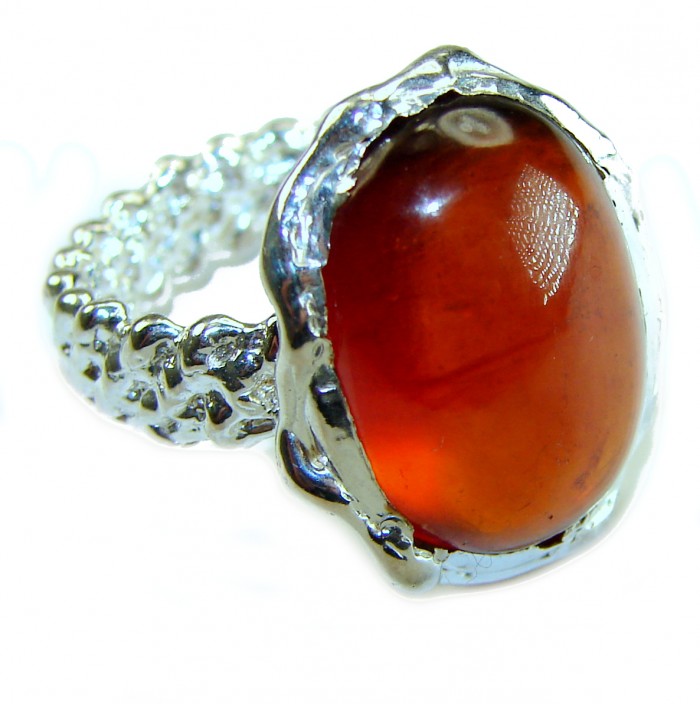 22.5 carat Red Garnet .925 Sterling Silver handcrafted ring; s. 8 - Close-up of 22.5 carat red garnet ring in .925 sterling silver setting.