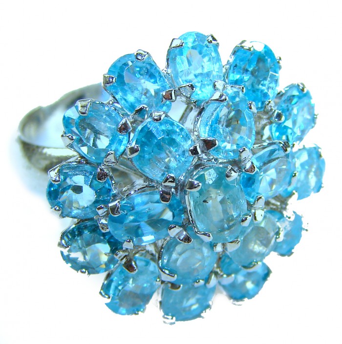 Endless Ocean 22.8 carat Swiss Blue Topaz .925 Sterling Silver handcrafted Large ring size 7 3/4 - Close-up of Endless Ocean Swiss Blue Topaz ring stones.