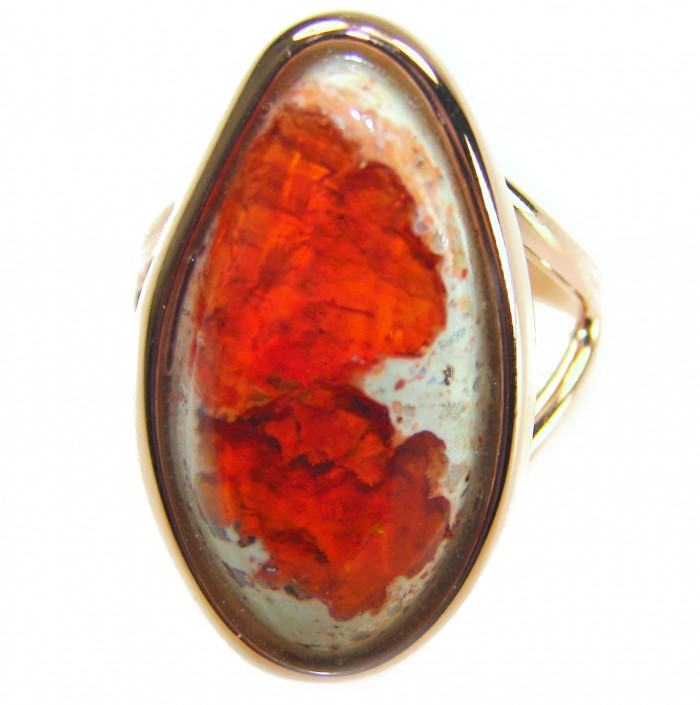 Golden Galaxy best quality 15.8 carat Mexican Opal 18K Rose Gold over .925 Sterling Silver handmade ring 7 - Close-up of Mexican Opal stone in 18K gold ring, front view.