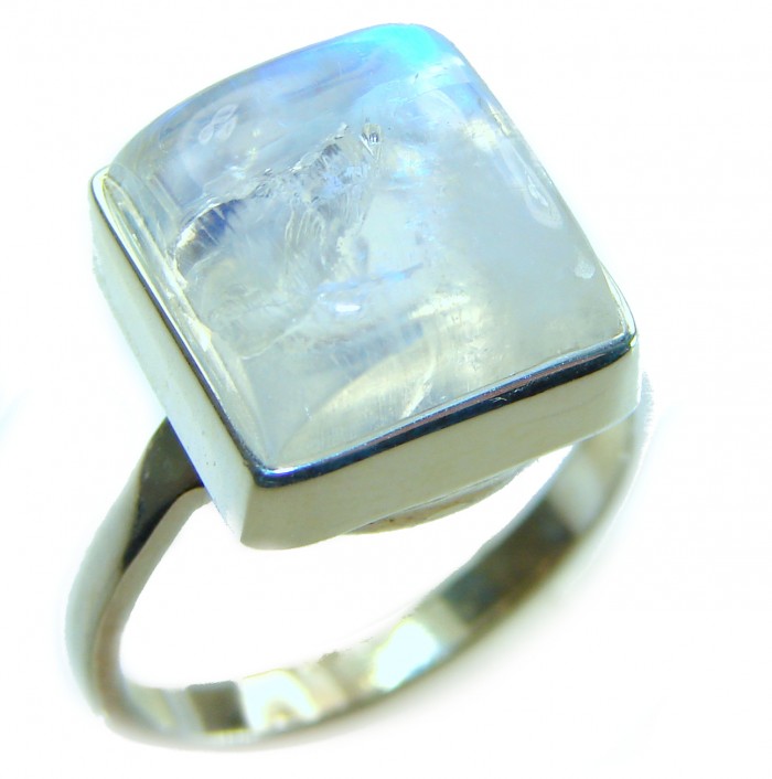 Rainbow Moonstone .925 Sterling Silver handmade ring s. 8 - Close-up of rainbow moonstone sterling silver ring size 8