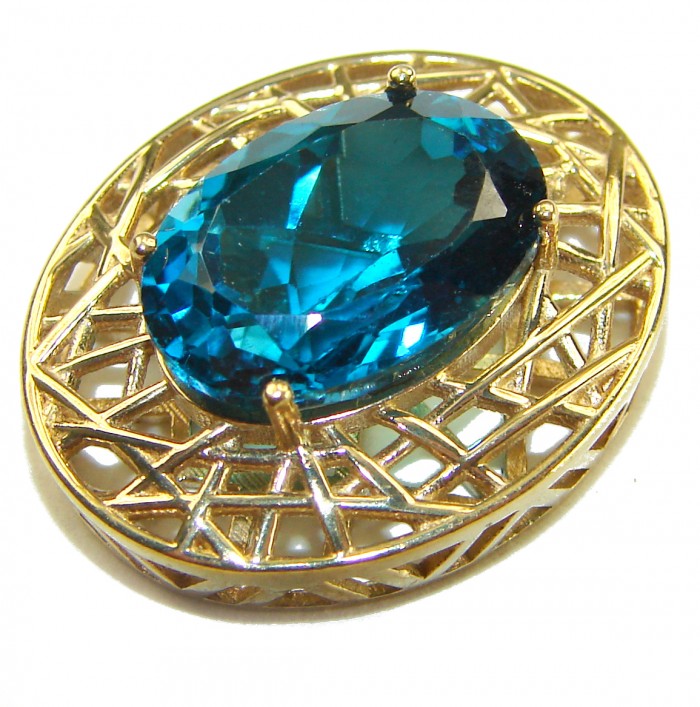 Blue Galaxy - 6.2 carat London Blue Topaz 18K Gold over .925 Sterling Silver handmade Pendant - Close-up of Blue Galaxy London Blue Topaz with 18K gold setting