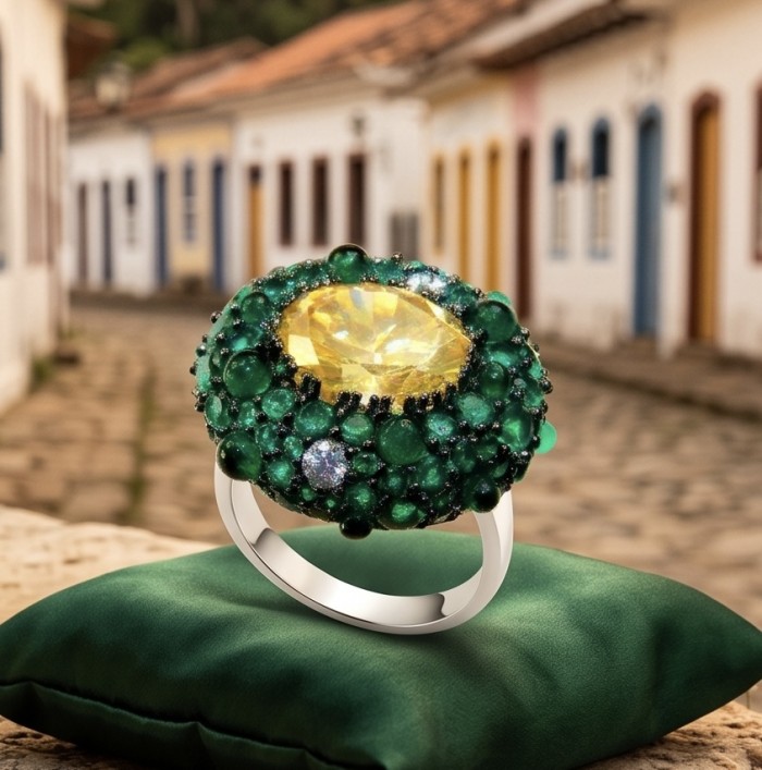 Isabel 18.8 carat Genuine Lemon Quartz Chroem Diopside .925 Sterling Silver handcrafted ring size 7 1/4 - Close-up of Isabel lemon quartz and chrome diopside ring on a cushion
