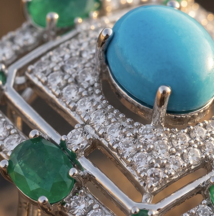 Art Deco - Pacifica - 18.4 carat Turquoise Emerald .925 Sterling Silver handmade Statement ring s. 8 adjustable - Close-up of turquoise and emerald Art Deco jewelry with diamonds.