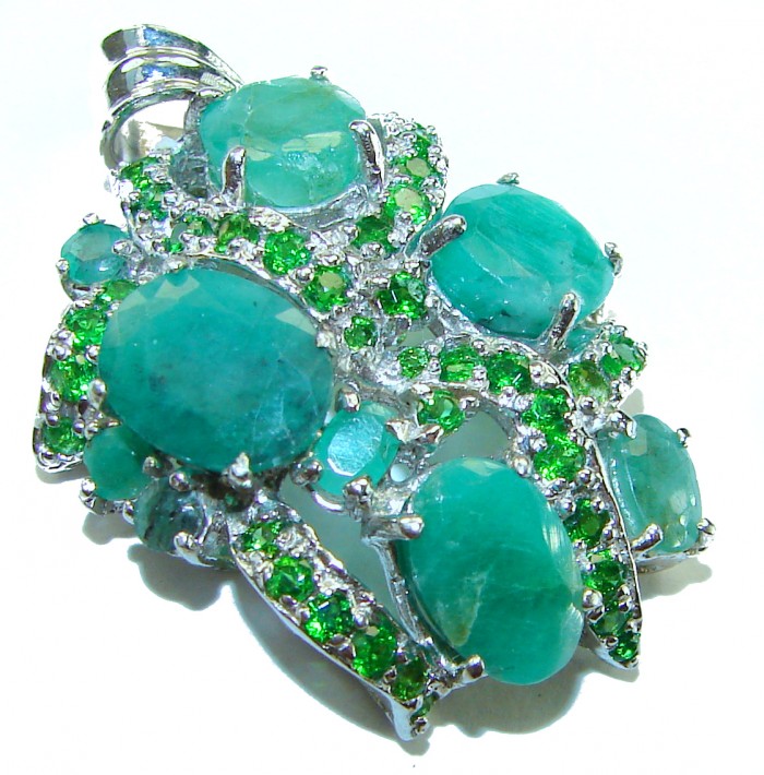 Luxurious 22.6 carat Colombian Emerald .925 Sterling Silver handmade Pendant - Close-up of luxurious emerald cluster pendant in sterling silver