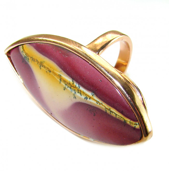 25.8 carat Mookaite .925 Sterling Silver brilliantly handcrafted ring s. 7 adjustable - Side view of 25.8-carat Mookaite ring in .925 Sterling Silver setting.