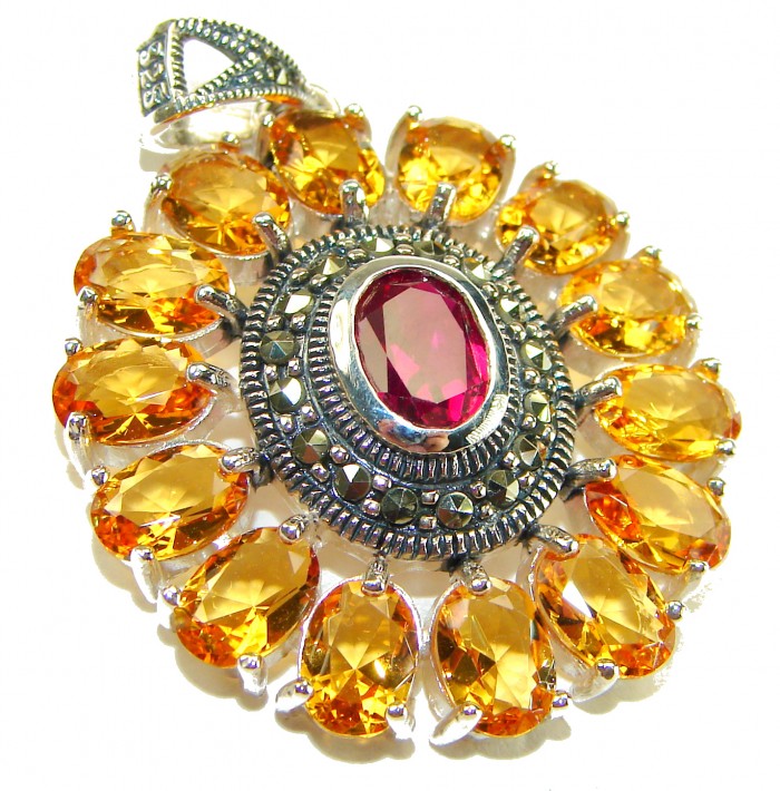 Vintage Design Genuine 22.5 carat precious Ruby Citrine .925 Sterling Silver handmade Pendant - Close-up of vintage Ruby and Citrine pendant showing detailed setting
