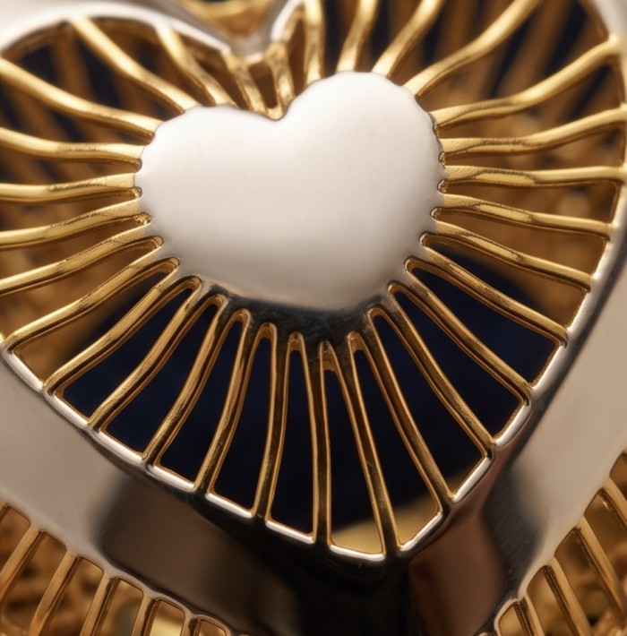 Dubai Style - Golden Heart .925 Sterling Silver dipped in 22K Gold handmade Large ring size 7 1/4 - Close-up of Dubai Style heart-shaped golden jewelry detail