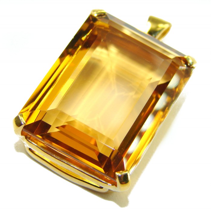 Luxury genuine 33.5 CARAT baquette cut Champagne Topaz .925 Sterling Silver dipped in 18K Gold handmade Pendant - Close-up of 33.5 carat baguette cut Champagne Topaz pendant