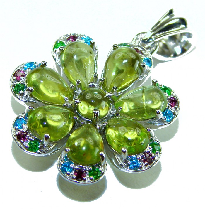 Wise Bliss Authentic 12.6 carat Peridot .925 Sterling Silver handmade Pendant - Flower-shaped pendant with peridot and multi-gemstone detailing, close-up.