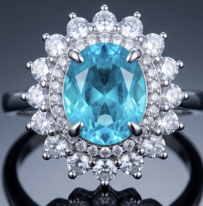 WONDERLAND 4.8 carat Paraiba Tourmaline .925 Sterling Silver Handcrafted Ring size 8 - Close-up of WONDERLAND 4.8 carat Paraiba Tourmaline ring.