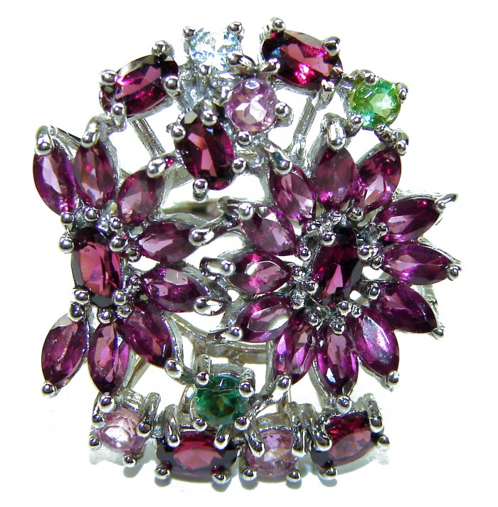 Summer Time 25.5 carat Red Garnet .925 Sterling Silver handcrafted ring; s. 8 - Close-up of Summer Time 25.5 carat Red Garnet ring in sterling silver.