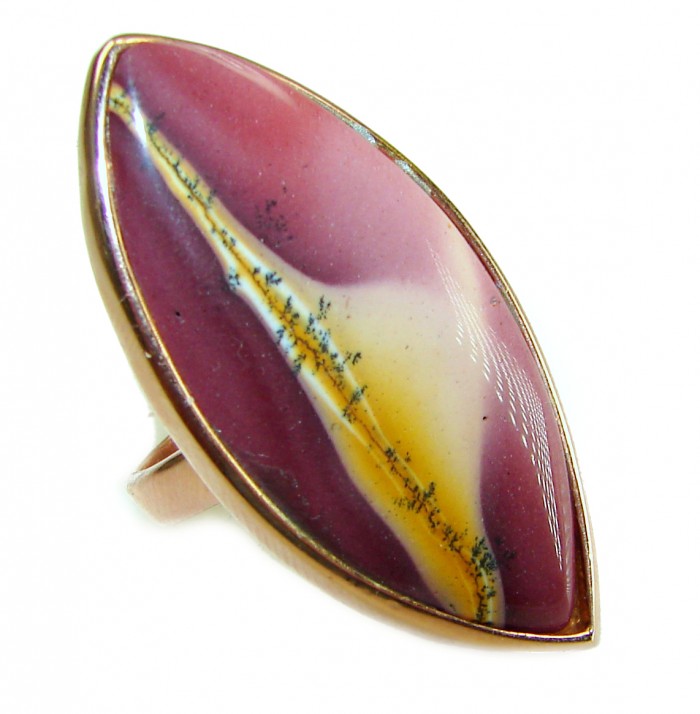 25.8 carat Mookaite .925 Sterling Silver brilliantly handcrafted ring s. 7 adjustable - Close-up of 25.8 carat Mookaite in .925 Sterling Silver setting.