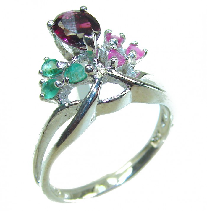 Red Rose 0.95 carat Authentic Garnet .925 Sterling Silver handcrafted Ring size 8 - Side view of Red Rose 0.95 ct Garnet ring in .925 sterling silver.