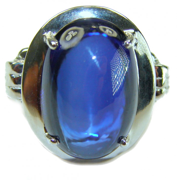 Authentic 19.5 carat Kyanite .925 Sterling Silver handcrafted Ring size 7 - Close-up of a 19.5 carat Kyanite in .925 Sterling Silver ring.