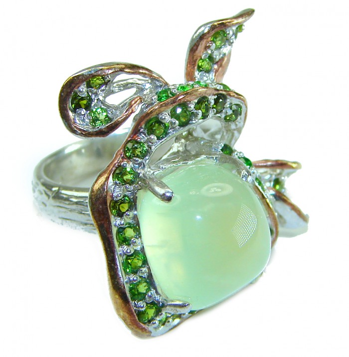 MAGIG FLOWER Best quality Prehnite .925 Sterling Silver handcrafted LARGE Ring Size 9 - Side view of MAGIG FLOWER ring with prehnite and green stones.