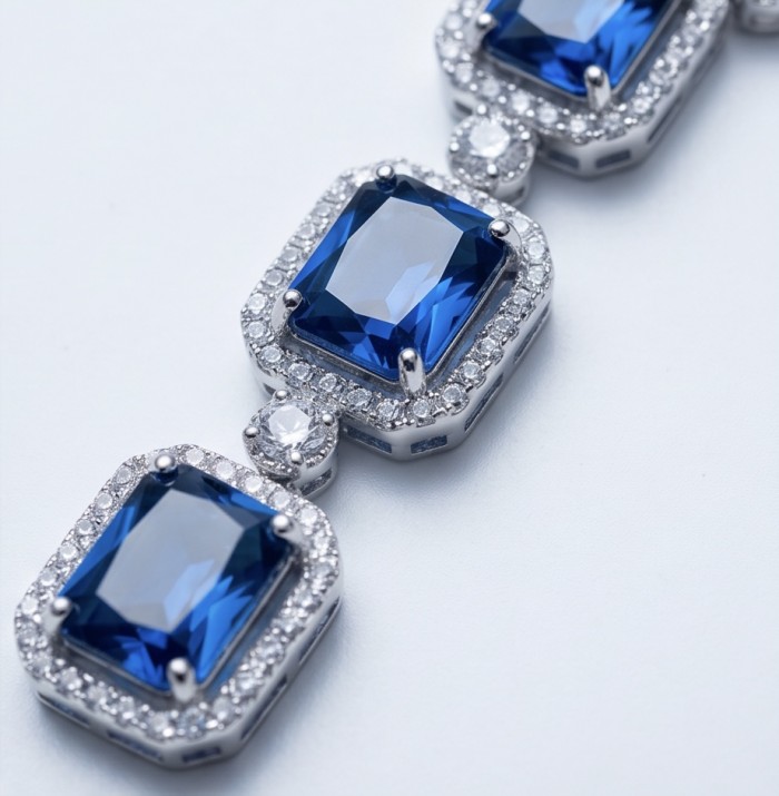 Ofelia - Authentic 10.5 CARAT natural Sapphire .925 Sterling Silver handcrafted necklace - Stone close-up of Ofelia sapphire jewelry with diamond accents