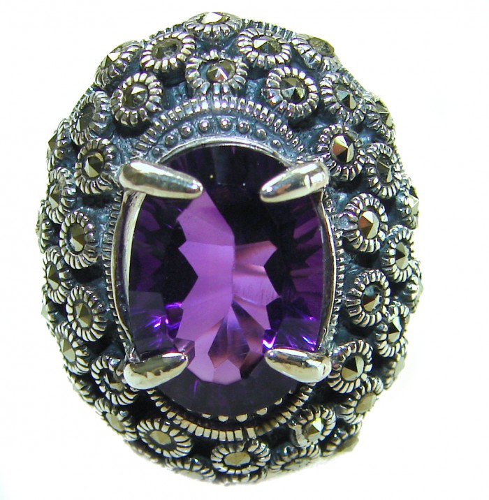 Purple Odyssey 20.5 carat Purple Amethyst .925 Sterling Silver Handcrafted Ring size 7 - Stone close-up of Purple Odyssey amethyst ring in sterling silver