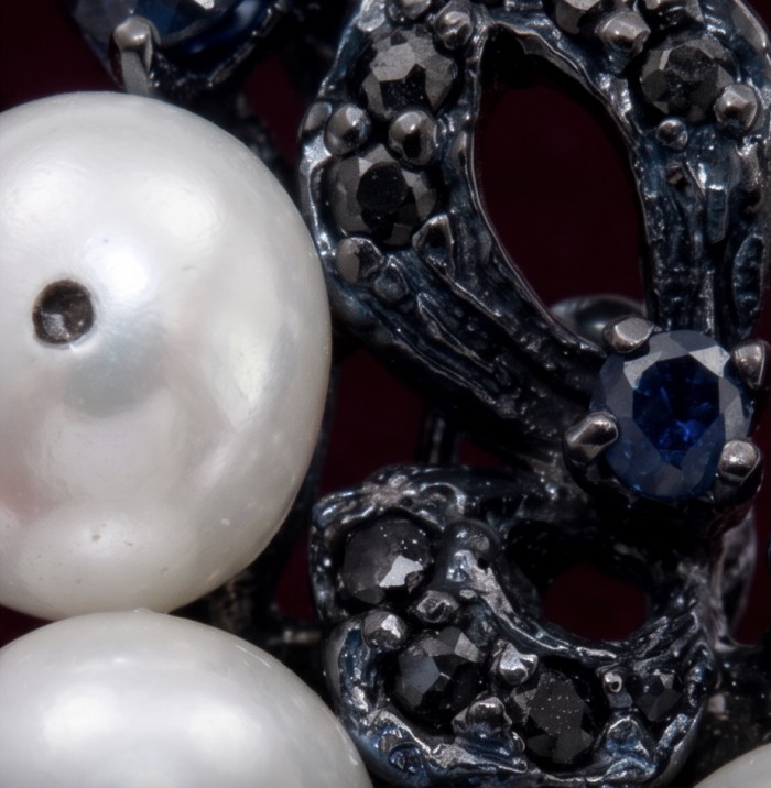 Tiffany - 7.8 carat Pearl Tanzanite Black RHODIUM over .925 Sterling Silver Handcrafted pendant - Close-up of pearl and tanzanite with black rhodium detailing.