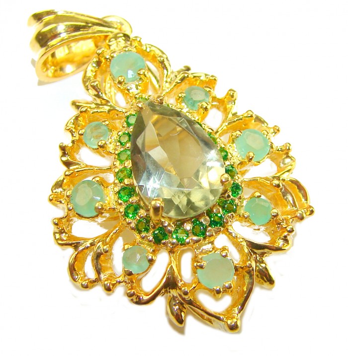 TIFFANY - 18.8 carat Green Amethyst COLOMBIAN Emerald .925 Sterling Silver dipped in 18K Gold handmade Statement pendant - Green Amethyst and Emerald Pendant, top view, intricate gold setting.