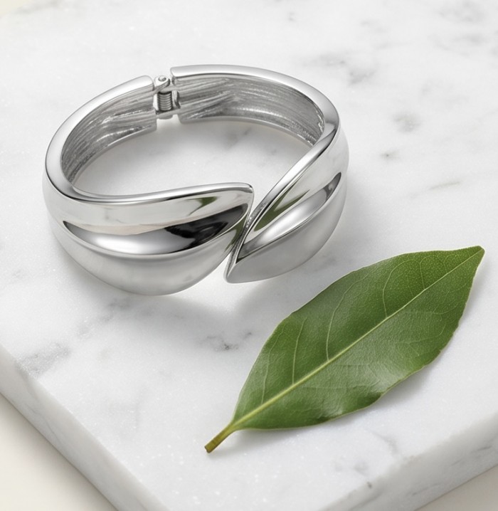 Bold Vintage style Luxurious Hinge Bangle Bracelet - photo 2
