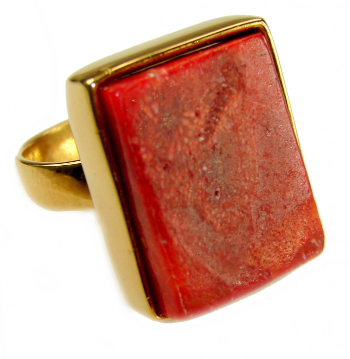 Bochic Style Natural Fossilized Coral .925 Sterling Silver handmade ring s. 7 1/4 - Close-up of red fossilized coral ring set in gold on a white background.