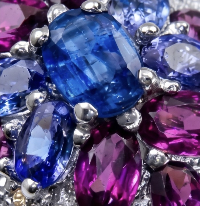 Authentic 4.5 carat Kyanite Tanzanite .925 Sterling Silver handcrafted Ring size 8 1/2 - Stone close-up: Kyanite and Tanzanite in .925 Sterling Silver setting.