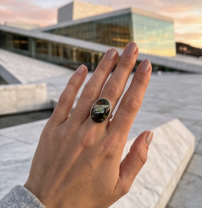 Huge authentic Kambaba Jasper .925 Sterling Silver handcrafted Ring s. 9 - Hand wearing huge Kambaba Jasper ring, modern building background.
