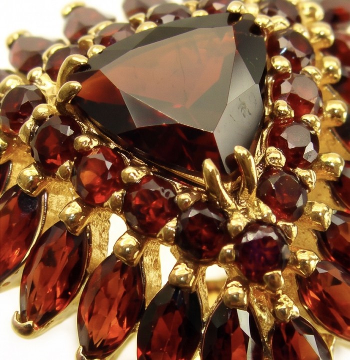 Giovanna trillion cut 22.5 carat Garnet 22K Gold over .925 Sterling Silver handcrafted ring size 7 - Close-up of Giovanna trillion cut garnet set in 22K gold over silver