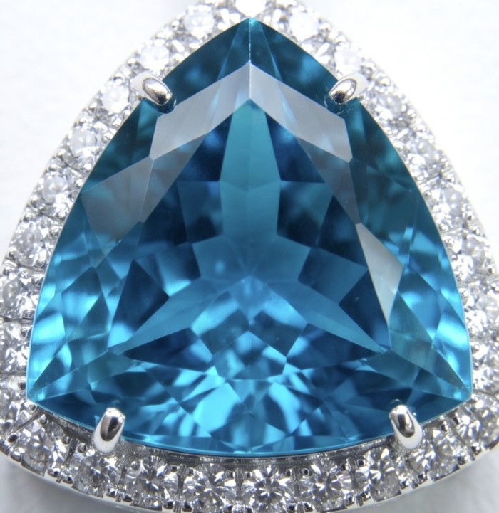 Rare finding! Deluxe 77.2 carat authentic Aquamarine .925 Sterling Silver handmade Statement Pendant - Close-up of deluxe 77.2 carat aquamarine with diamond halo setting