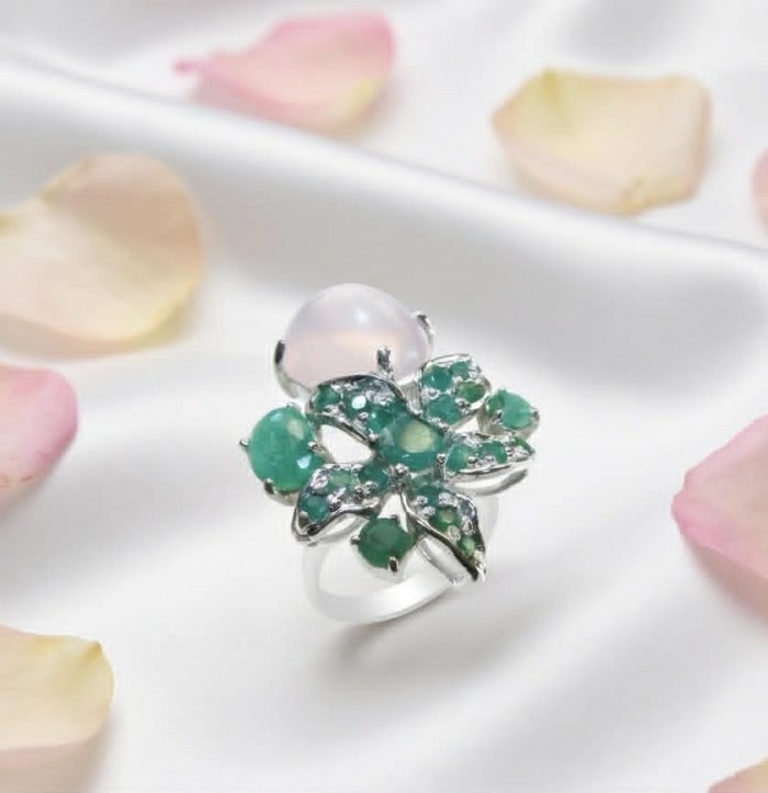 Stella 14.4 carat Brazilian Rose Quartz Emerald .925 Sterling Silver dipped in rhodium handmade ring 8 - Silver ring with rose quartz and emeralds on white satin background