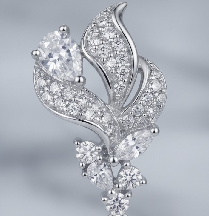 Blue Royalty 3.7 carat Sapphire .925 Sterling Silver handcrafted Statement earrings - Stone close-up of Blue Royalty 3.7ct Sapphire in .925 Sterling Silver