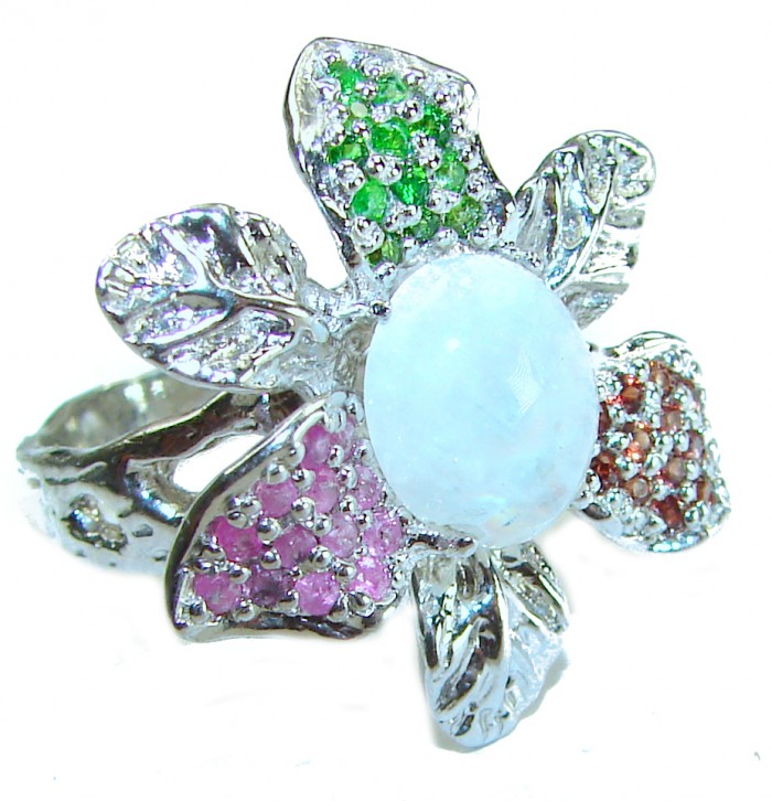 Floral design 4.9 carat Rainbow Moonstone .925 Sterling Silver handmade ring s. 8 - Floral design moonstone ring close-up, sterling silver with colorful stones.