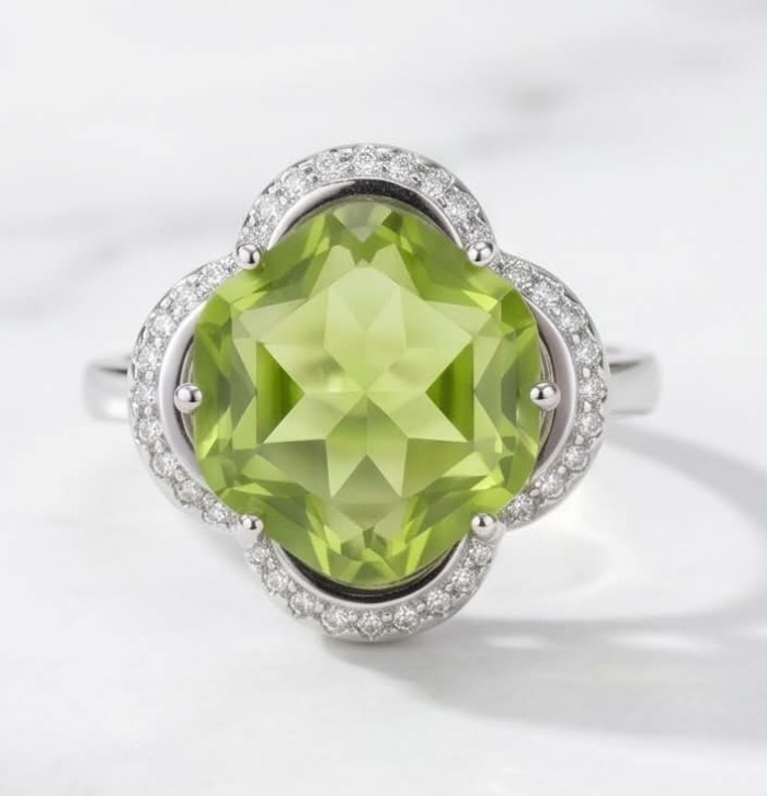 Royalty 9.9 carat authentic Himalayan Peridot .925 Sterling Silver Handcrafted Statement Ring size 7 - Close-up of Royalty 9.9 carat Himalayan Peridot ring in sterling silver.