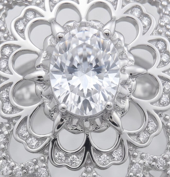 Luxurious - 6.2 carat White Topaz Sterling Silver handcrafted ring size 7 1/4 - Close-up of a luxurious white topaz in intricate sterling silver setting.