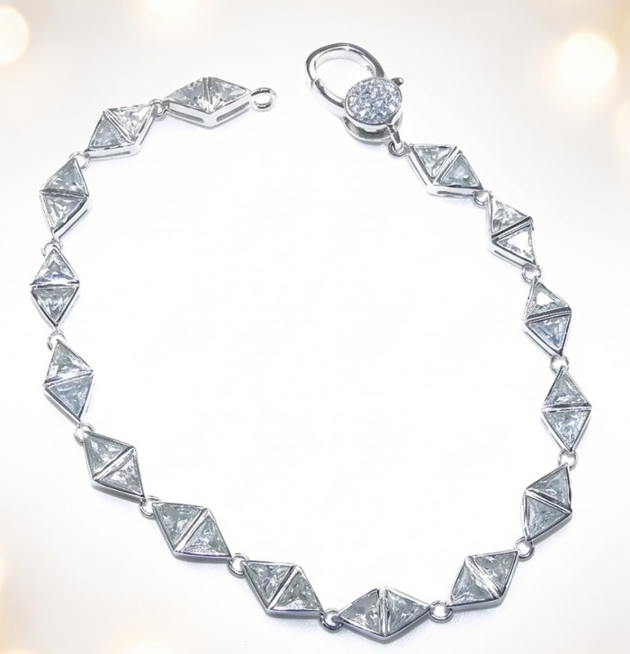Vittoria Natural 12.8 carat White Topaz Rhodium over .925 Sterling Silver handmade Statement Bracelet - Top view of Vittoria bracelet with white topaz and rhodium clasp detail.