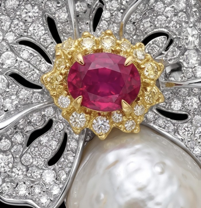 Vintage Beauty 4.5 carat Ruby rhodium ver .925 Sterling Silver handmade Pendant Brooch - Stone close-up of Vintage Beauty 4.5 carat Ruby with diamonds and pearl.