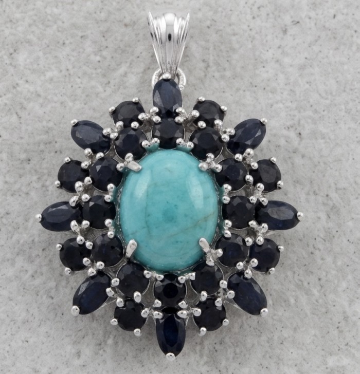 Arizona Beauty Natural Natural Turquoise Sapphire .925 Sterling Silver handmade pendant - Pendant with turquoise and sapphire stones, top view.