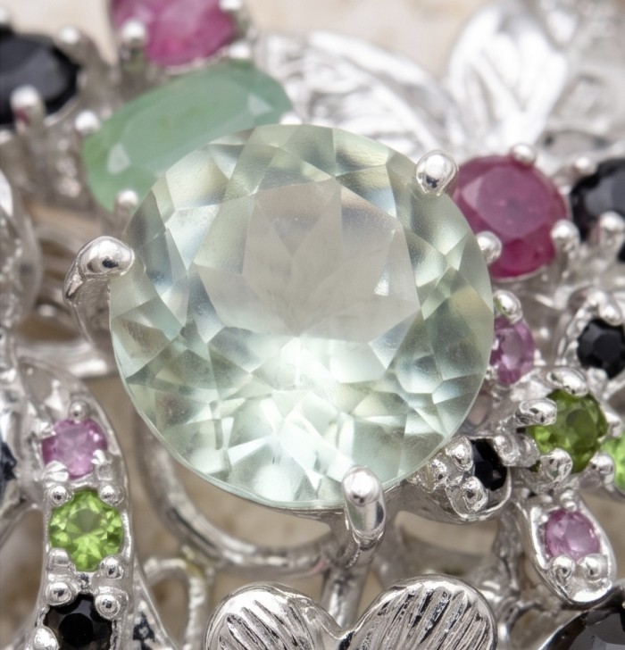 Isabel Authentic 20.2 carat Green Amethyst Sapphire rhodium over .925 Sterling Silver handmade pendant - Stone close-up of green amethyst and multicolored gems in silver setting
