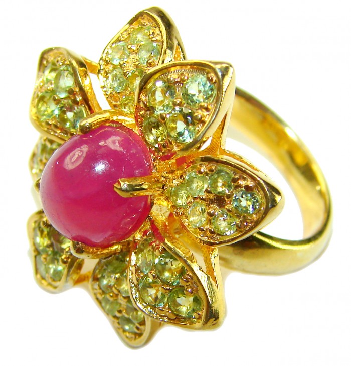 Enchanted Beauty 10.9 carat natural Kashmir Ruby Peridot 18K Gold over .925 Sterling Silver Huge handcrafted Ring s. 7 1/4 - Close-up of Enchanted Beauty ring with Kashmir Ruby and Peridot.