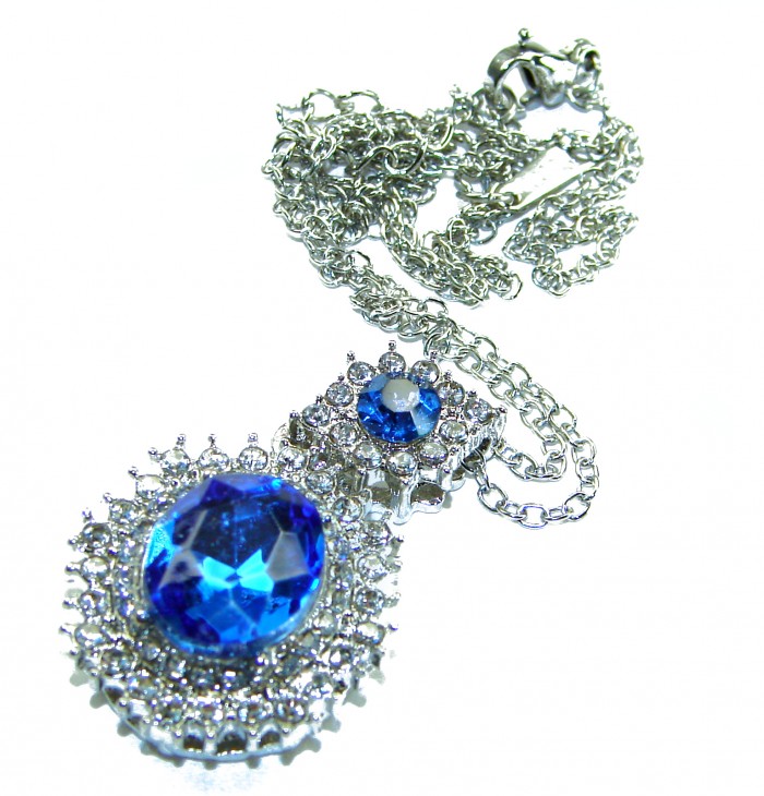 Blue Drop - Vintage style - 8.5 carat authentic Swiss Blue Topaz .925 Sterling Silver handcrafted necklace - Blue pendant necklace with Swiss blue gemstones, showing full frontal view.