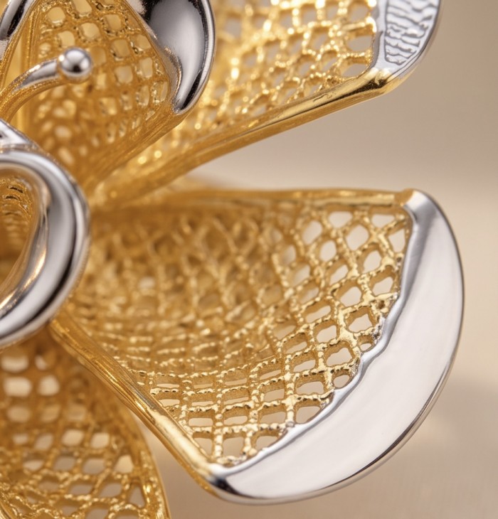 GOLDEN ROSE - Dubai Style - .925 Sterling Silver dipped in 22K Gold handmade Large ring size 6 1/4 - Close-up of gold and silver mesh flower detail on jewelry piece.