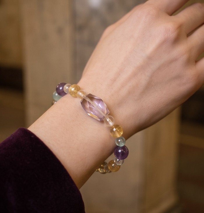Top quality Genuine Fluorite stretch handcrafted bracelet - Genuine Fluorite stretch bracelet worn on hand, showcasing details.