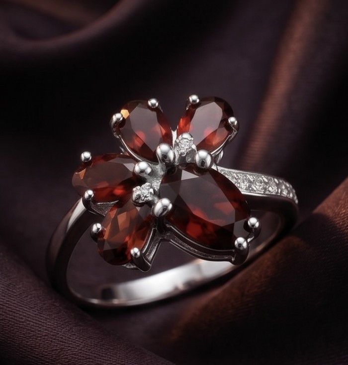 Precious Garnet - authentic 5.2 carat Garnet .925 Sterling Silver Ring size 7 - Side view of garnet ring with 5.2 carat stones and .925 sterling band.