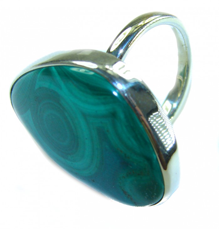 18.5 CARAT genuine Malachite .925 Sterling Silver handcrafted ring size 7 adjustable - Side view of 18.5 carat malachite ring in .925 sterling silver setting.