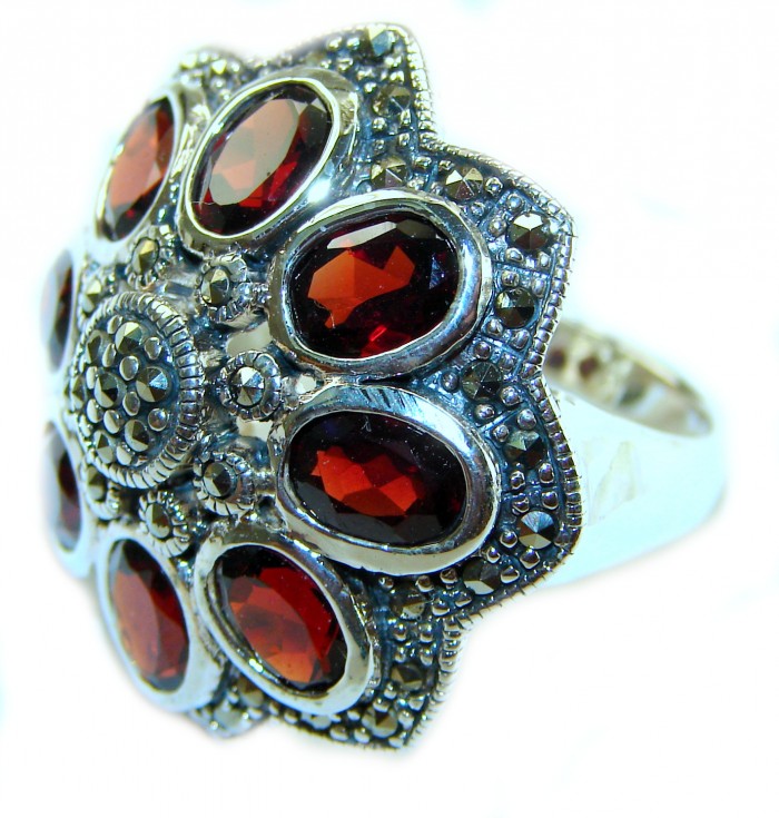 Royalty 22.5 carat oval cut Red Garnet .925 Sterling Silver handcrafted ring; s. 8 - Close-up of Royalty 22.5 carat oval cut Red Garnet ring in sterling silver.
