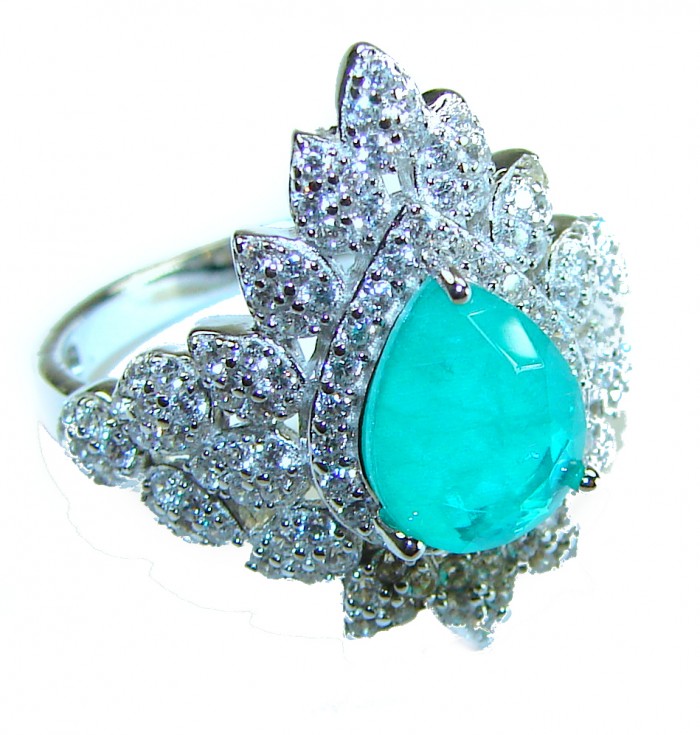 Vintage style - Timless Beauty 6.5 carat Emerald .925 Sterling Silver handcrafted Statement Ring size 6 1/2 - Close-up of a vintage style ring with emerald and diamond accents
