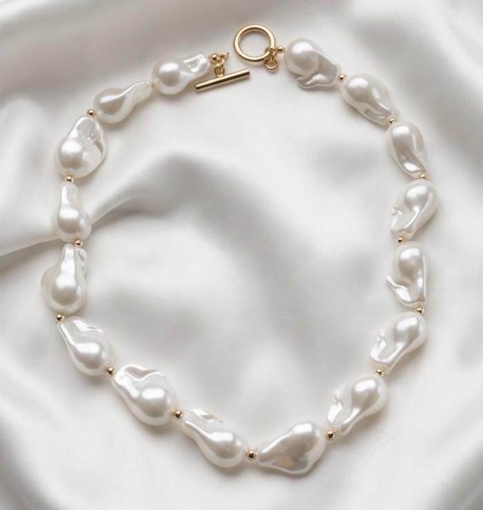Outstanding Mother of pearl golden handcrafted Statement necklace - photo 3