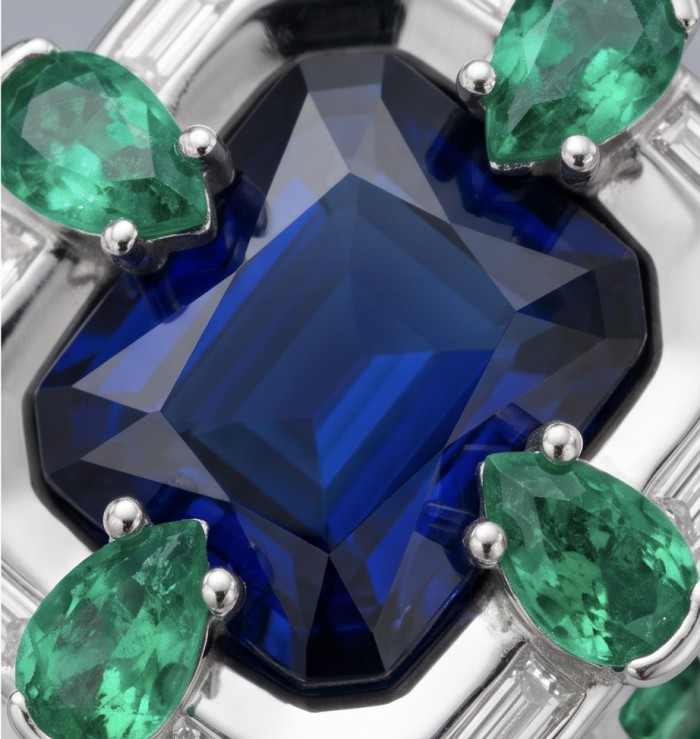 Art Deco 8.6 ctw Sapphire Emerald .925 Sterling Silver handcrafted Statement Ring size 8 - Close-up of Art Deco sapphire and emerald in sterling silver setting